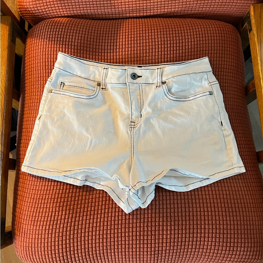 Women's Cream Shorts